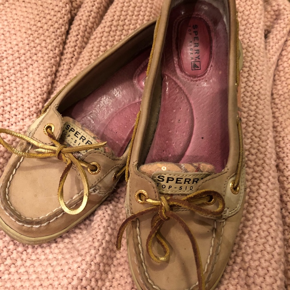 Brown and gold Sperry Topsiders! 🚣‍♀️ 🚢